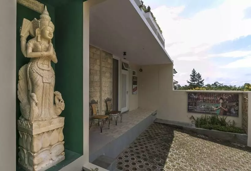 Dhanesvara Holistic Villa