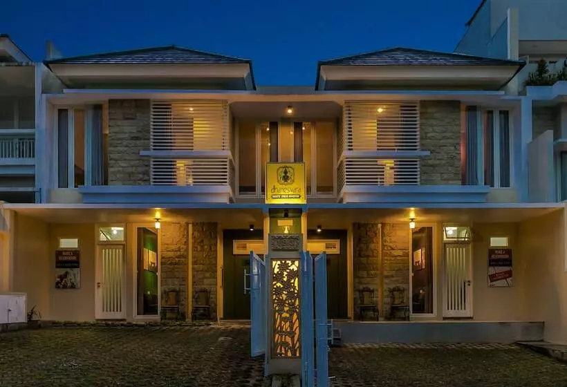 Dhanesvara Holistic Villa
