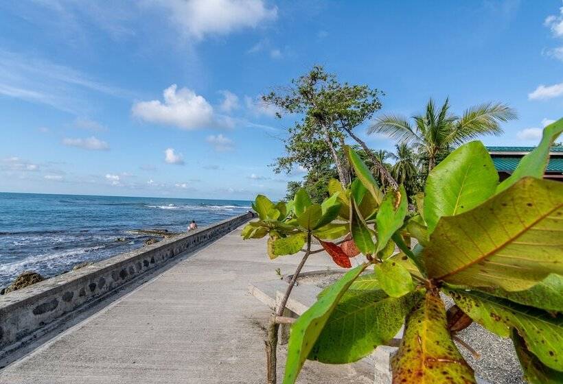 هتل Cabinas Arrecife