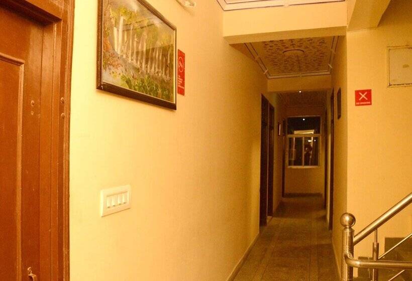 Hotelli Eden Residency