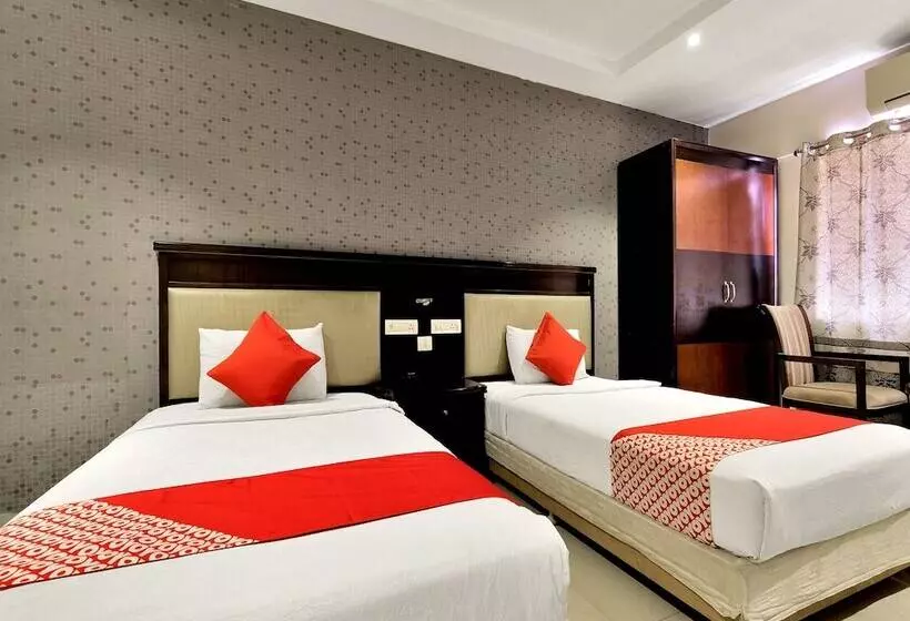 Capital O 12384 Hotel Rudra Grand