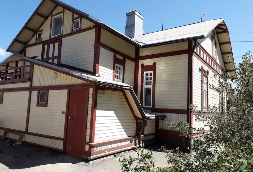 ペンション Karjal Dom