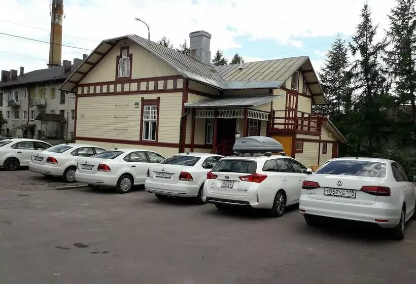 ペンション Karjal Dom