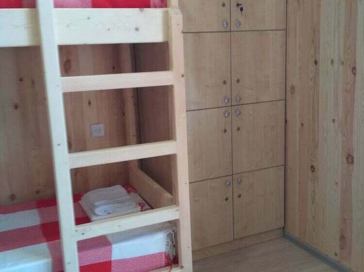 Olvia Guesthouse   Hostel