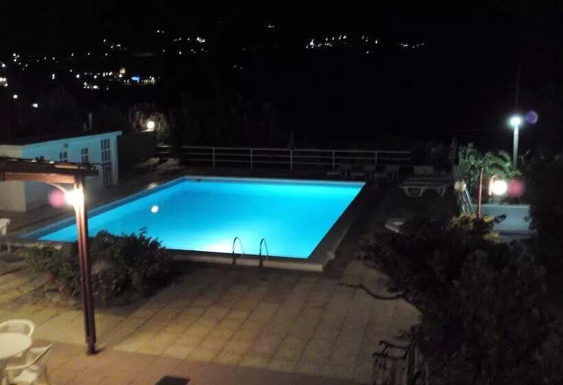 Primavera Paradise Apartments