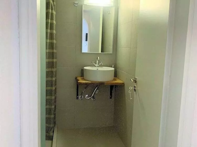 Primavera Paradise Apartments