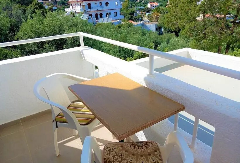 Primavera Paradise Apartments