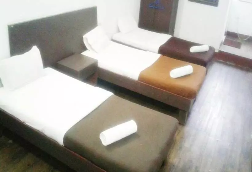 ホテル Ashapura International By Zingo