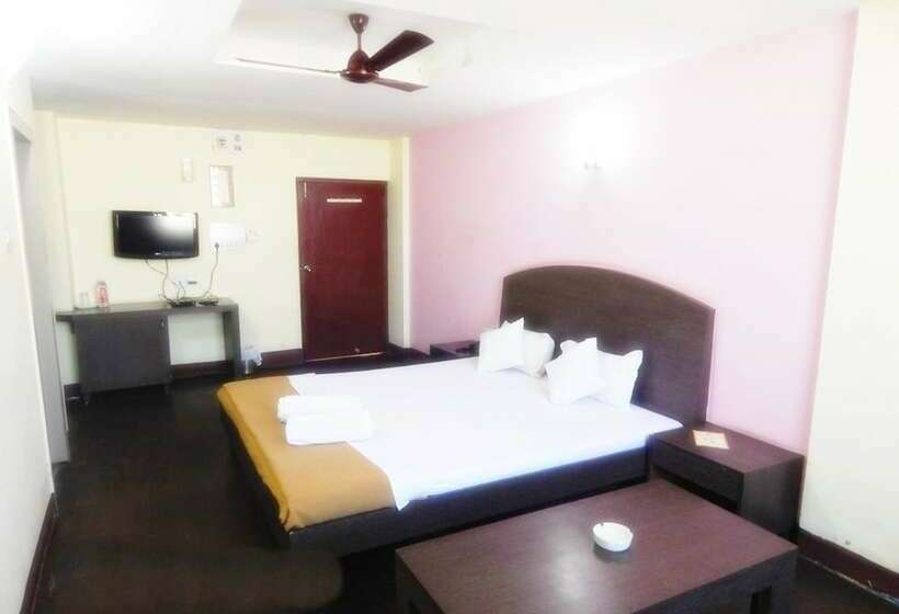 Отель Ashapura International By Zingo