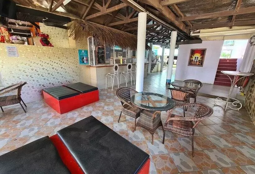 هتل Blue Light Village