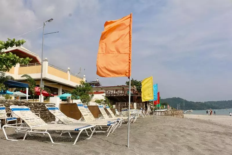 Hotelli Johan's Beach And Dive Resort