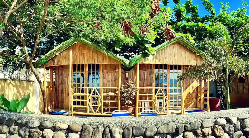 Hotel Johan's Beach And Dive Resort