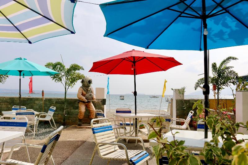 Hotel Johan's Beach And Dive Resort