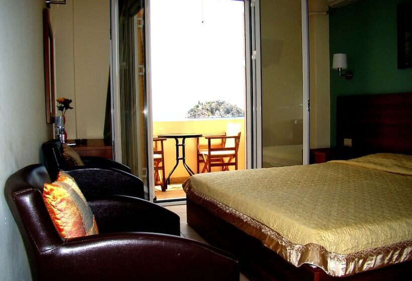 Отель Santa Maria