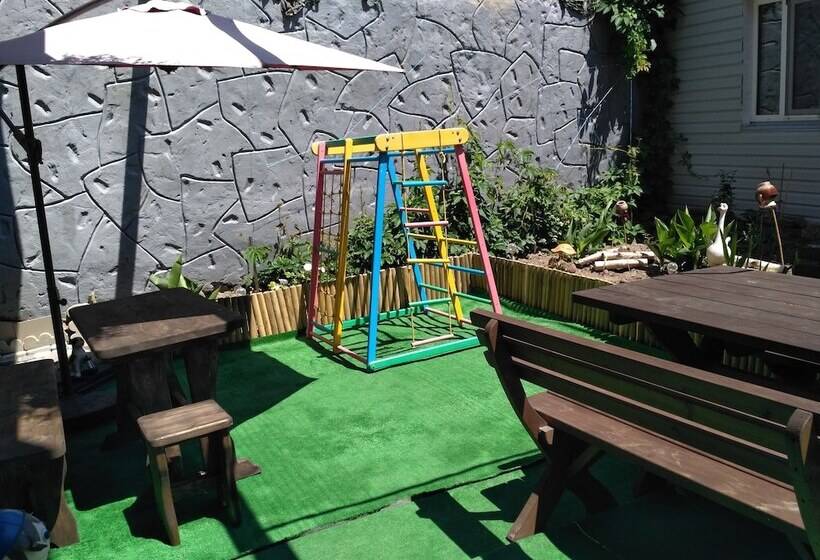 Olvia Guesthouse Hostel