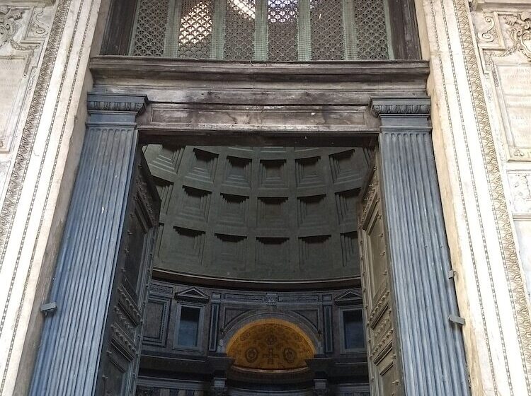 פנסיון Amoraroma