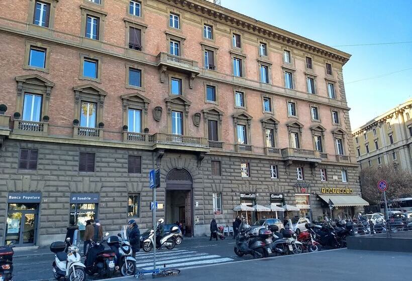 פנסיון Amoraroma