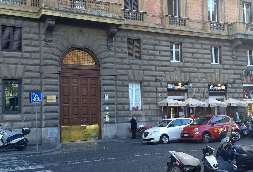 פנסיון Amoraroma