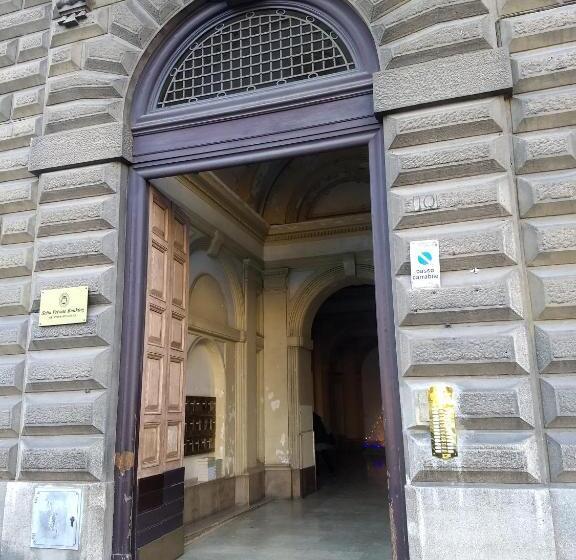 פנסיון Amoraroma