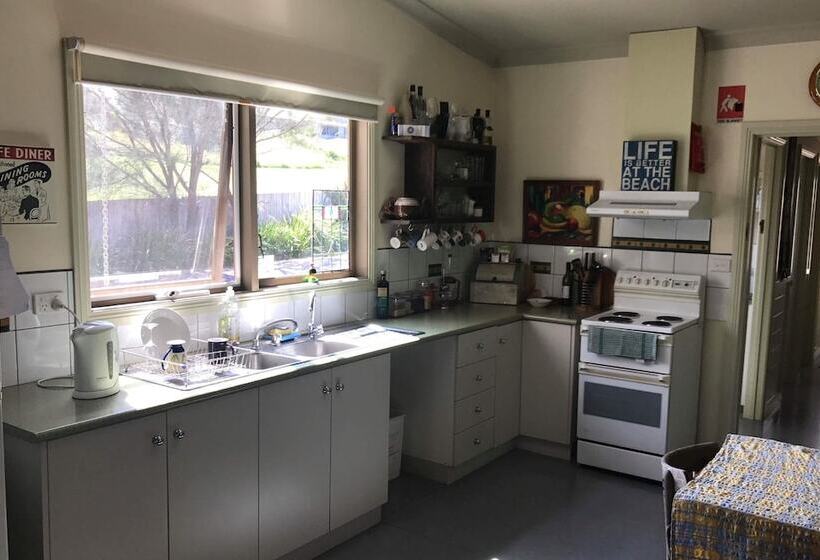 Pensió Port Campbell Guesthouse & Flash Packers