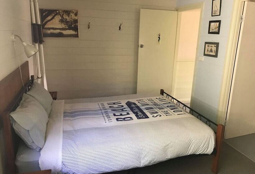 Pensió Port Campbell Guesthouse & Flash Packers