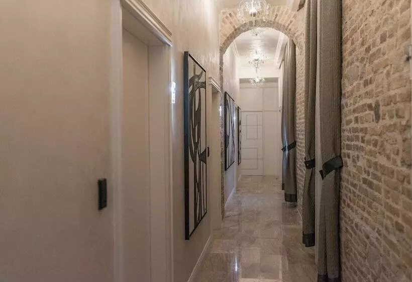 پانسیون Zara Palace   Design Rooms