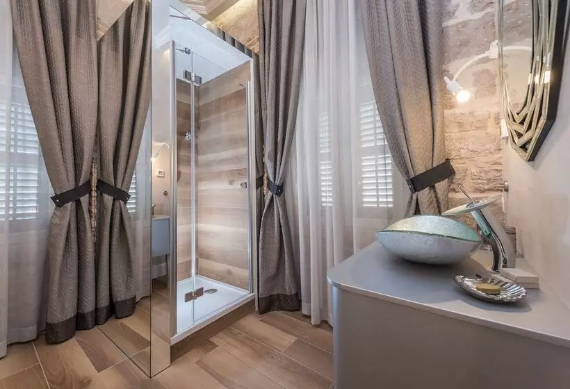 پانسیون Zara Palace   Design Rooms