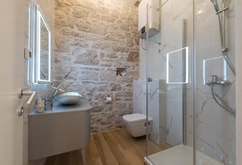 پانسیون Zara Palace   Design Rooms