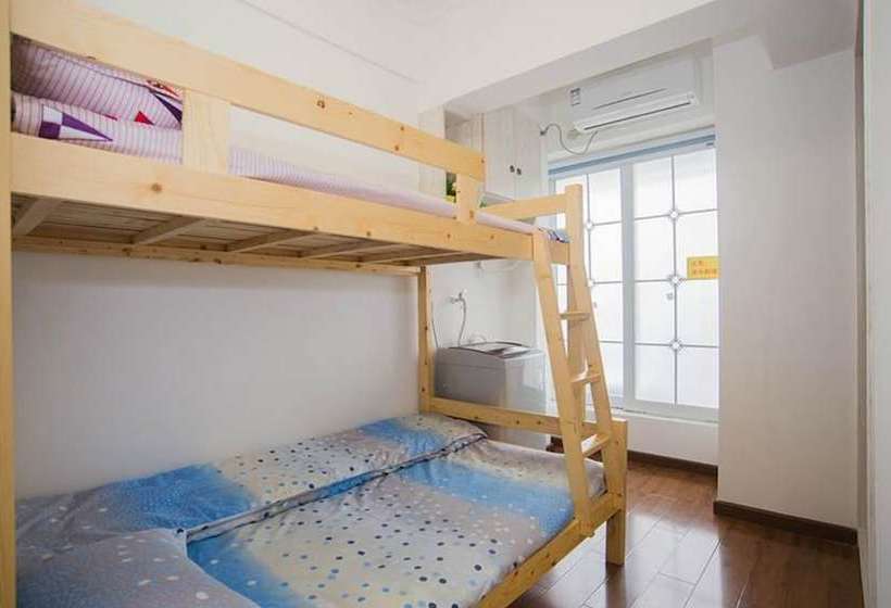 Xin Wo Apartment Railway Station