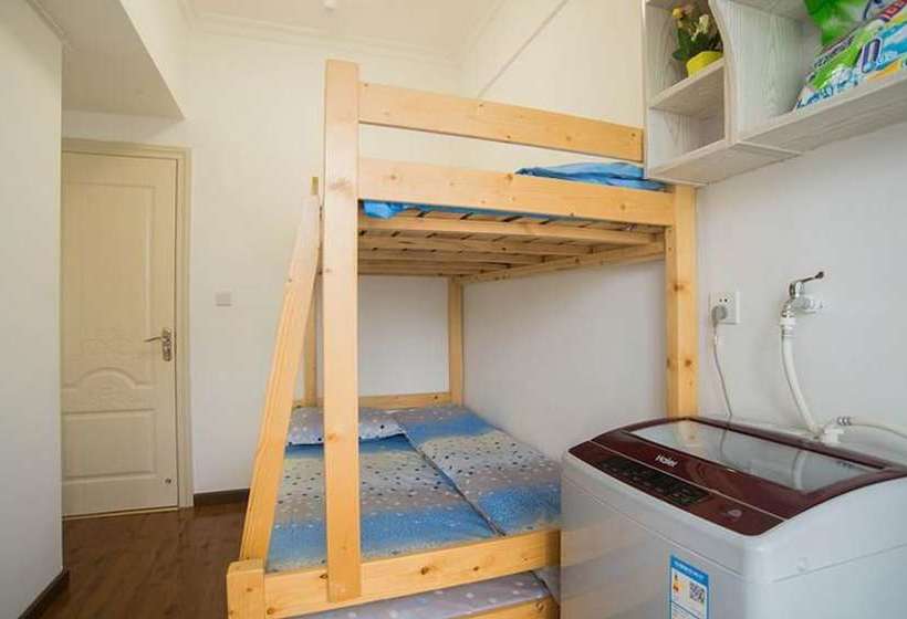 Xin Wo Apartment Railway Station