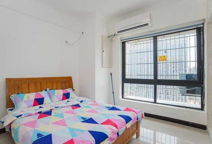 Xin Wo Apartment Railway Station