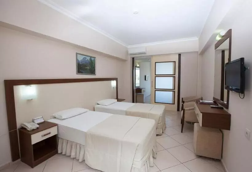 Batıhan Beach Resort & Spa