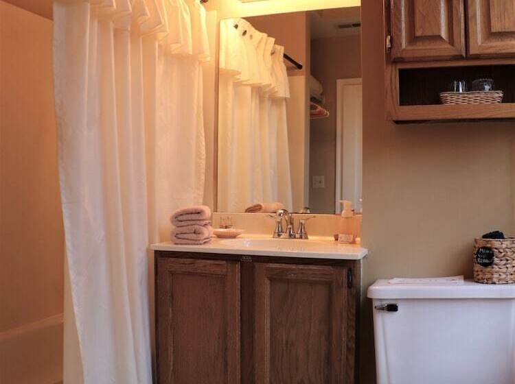 هتل 50 Lincoln Short North Bed & Breakfast