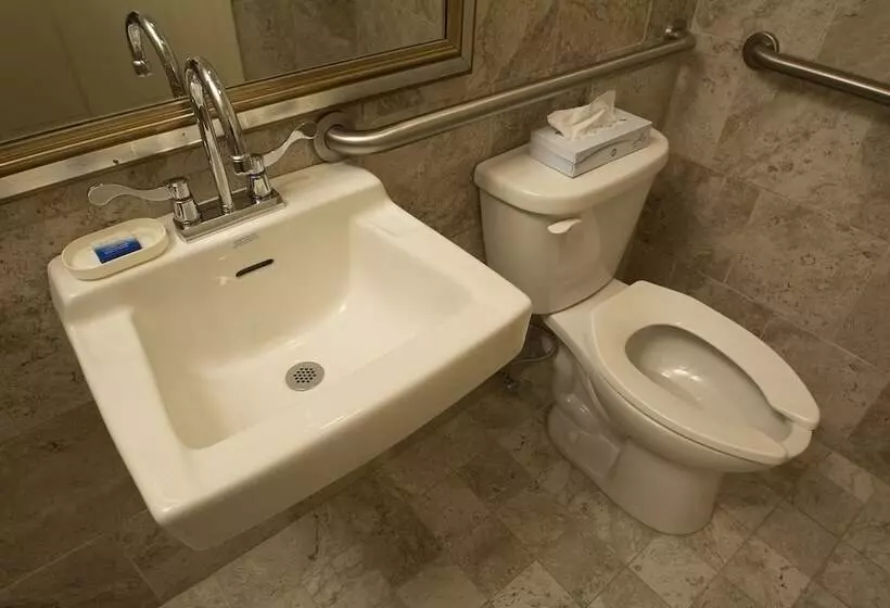 Adria Hotel And Conference Center