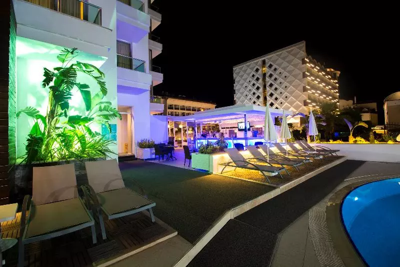 Отель Munamar Beach Residence