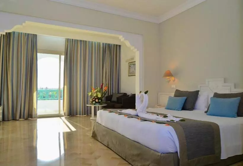 هتل Royal Garden Palace Families And Couples