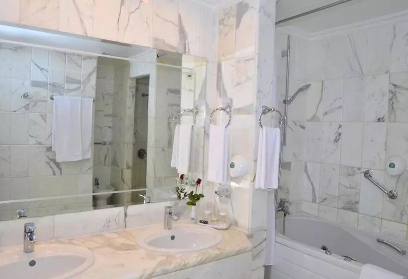 هتل Royal Garden Palace Families And Couples