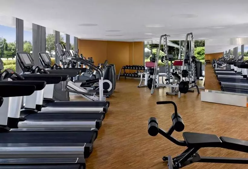 Отель Sheraton Istanbul Ataköy