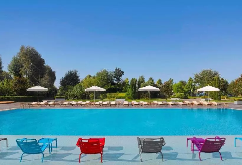 Отель Sheraton Istanbul Ataköy