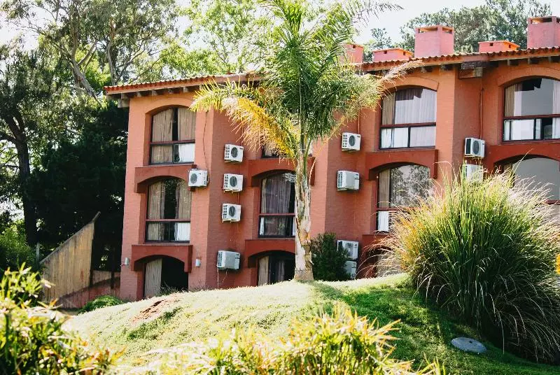 هتل Wyndham Garden Montevideo Carrasco