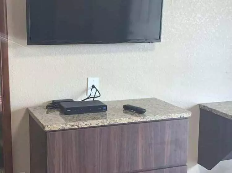 Prince Of Wales Motel