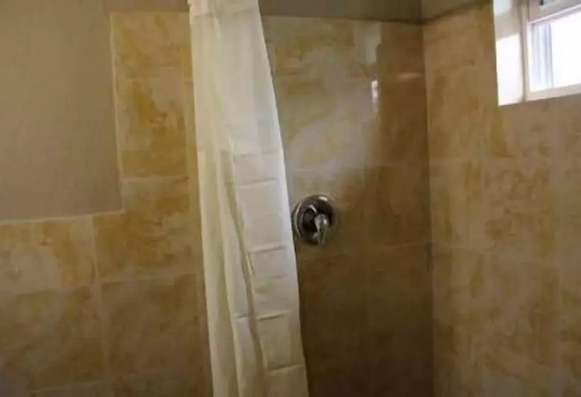 Prince Of Wales Motel