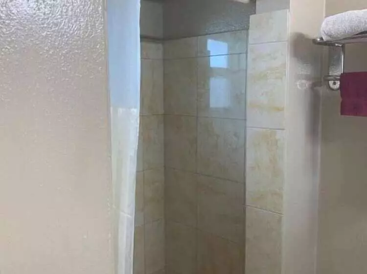 Prince Of Wales Motel