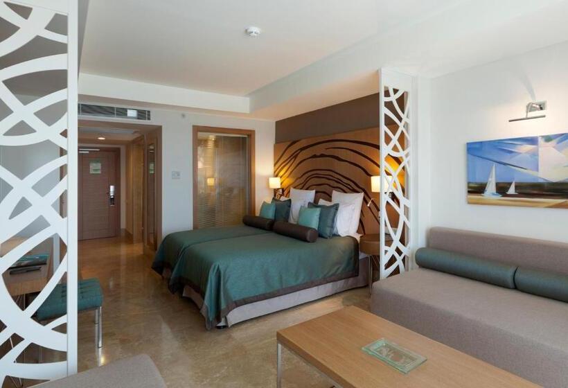 استراحتگاه Paloma Oceana