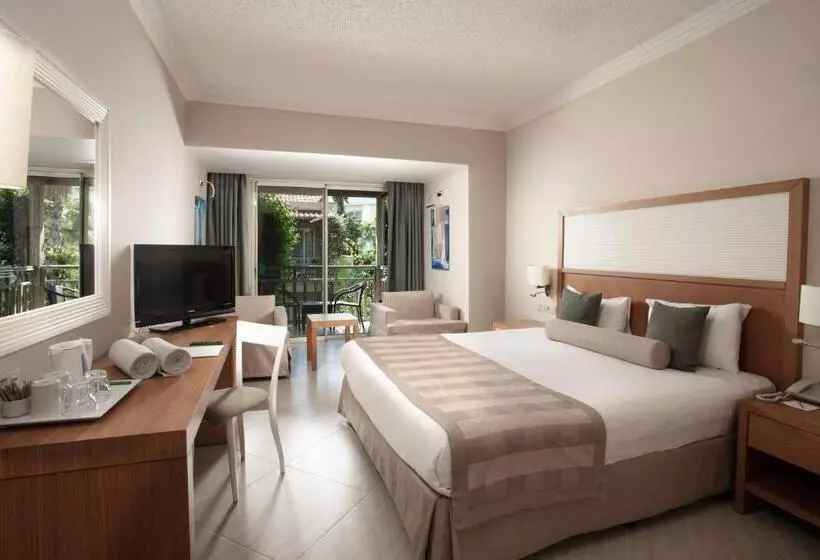 Курорт Paloma Oceana