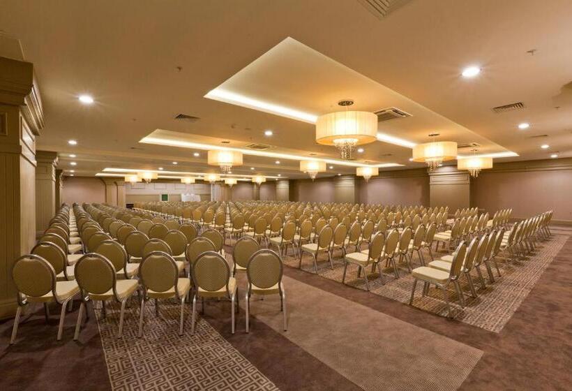 استراحتگاه Paloma Oceana