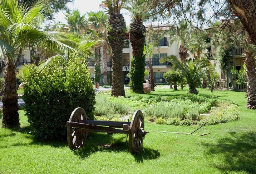 استراحتگاه Paloma Oceana