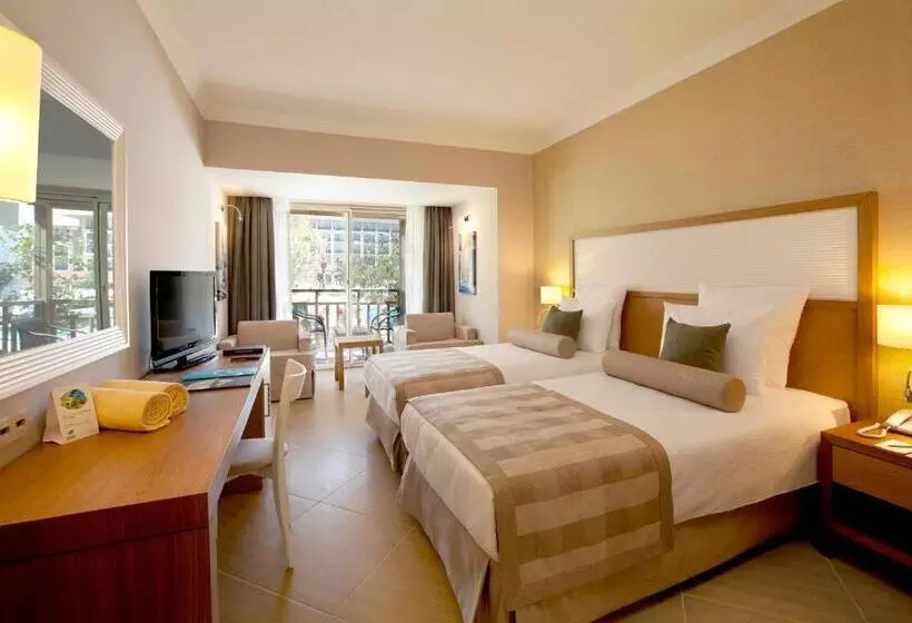 Курорт Paloma Oceana