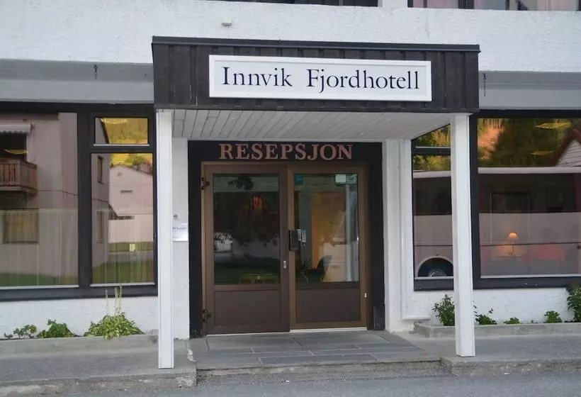 Innvik Fjordhotel   Misjonheimen