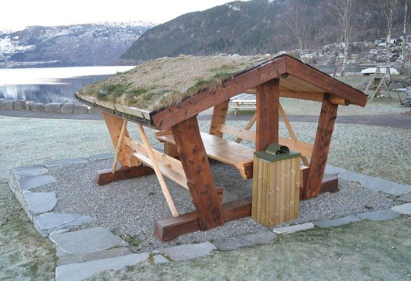 Innvik Fjordhotel   Misjonheimen